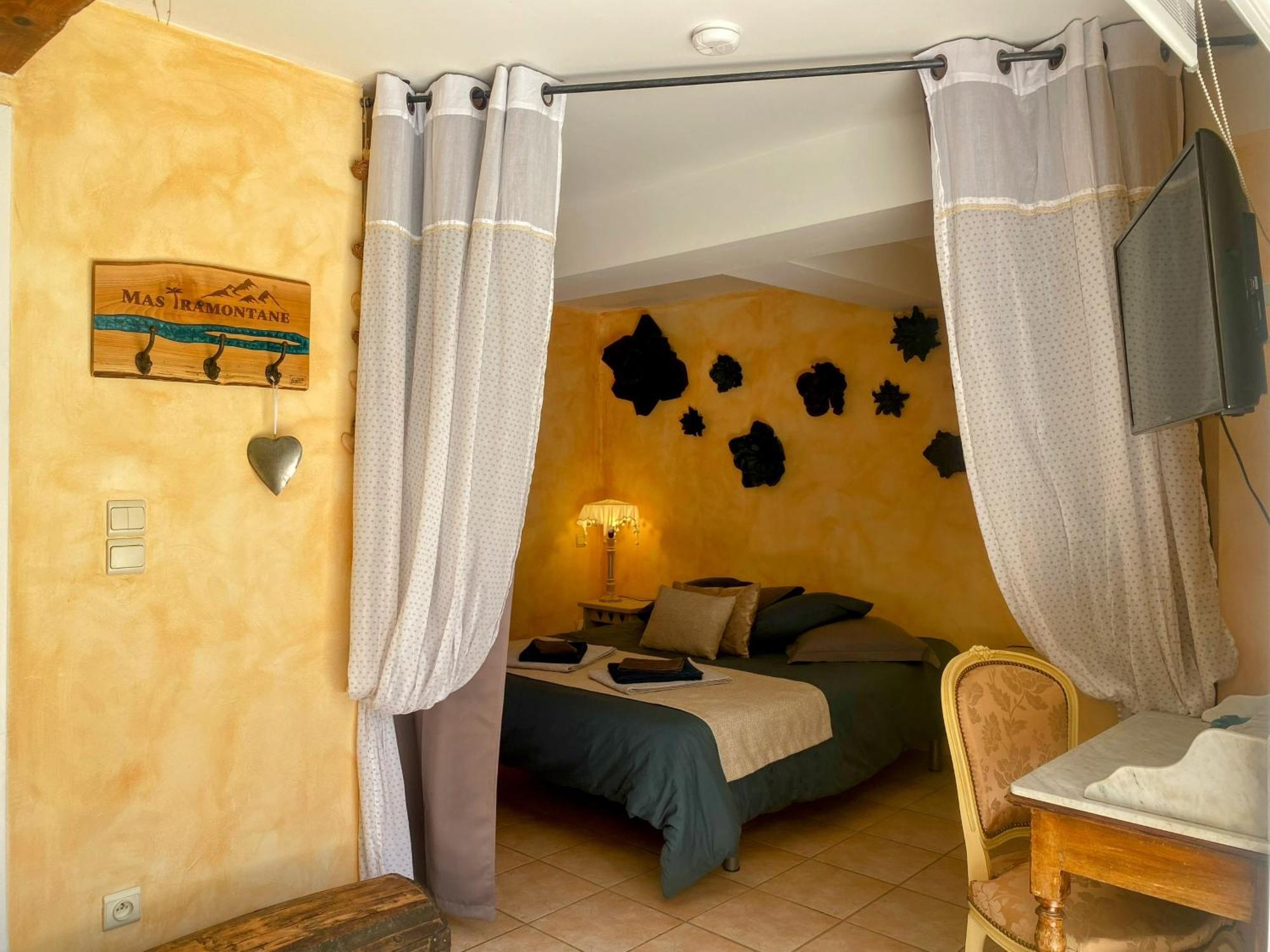 MAS TRAMONTANE chambre d'hôtes Força Réal classée 4 clés Ille-sur-Têt Exterior foto